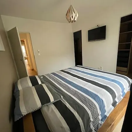 Un Cocon Au Coeur Du Village Apartment *